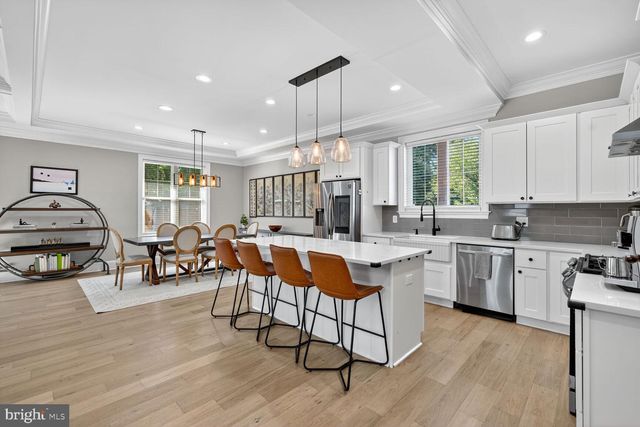 2808 W GEORGE MASON RD, Falls Church, VA 22042