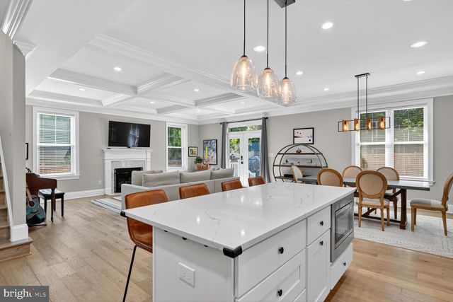 2808 W GEORGE MASON RD, Falls Church, VA 22042