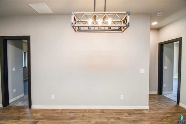 1405 N Alinia Ave Avenue, Tea, SD 57064