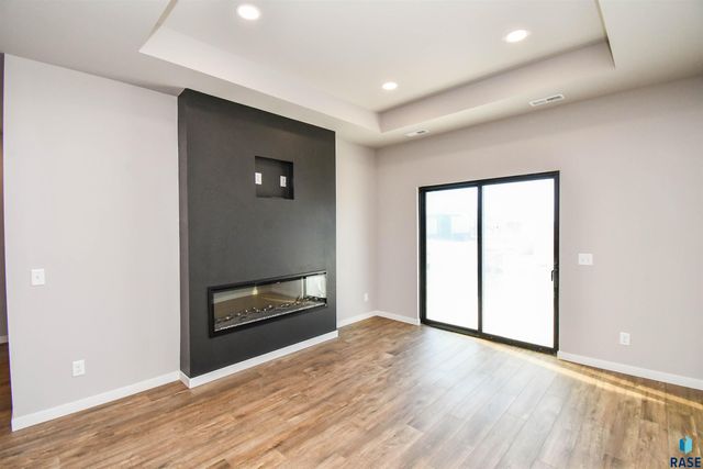 1405 N Alinia Ave Avenue, Tea, SD 57064