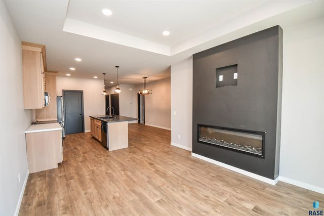 1405 N Alinia Ave Avenue, Tea, SD 57064