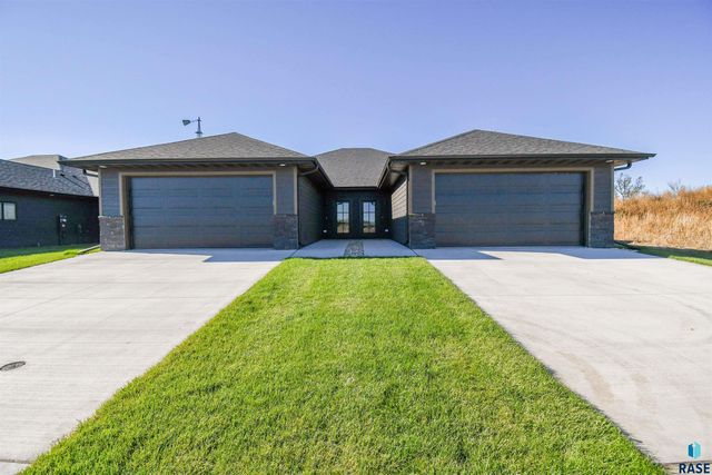 1405 N Alinia Ave Avenue, Tea, SD 57064