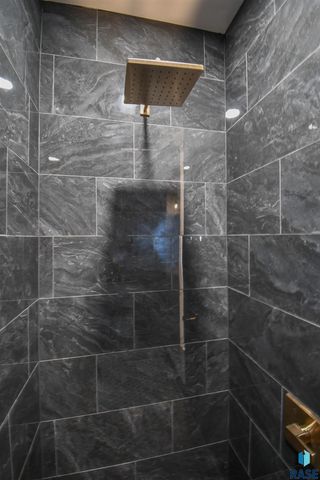 1405 N Alinia Ave Avenue, Tea, SD 57064