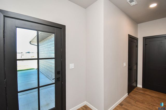 1405 N Alinia Ave Avenue, Tea, SD 57064