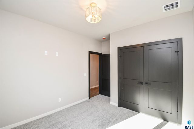 1405 N Alinia Ave Avenue, Tea, SD 57064