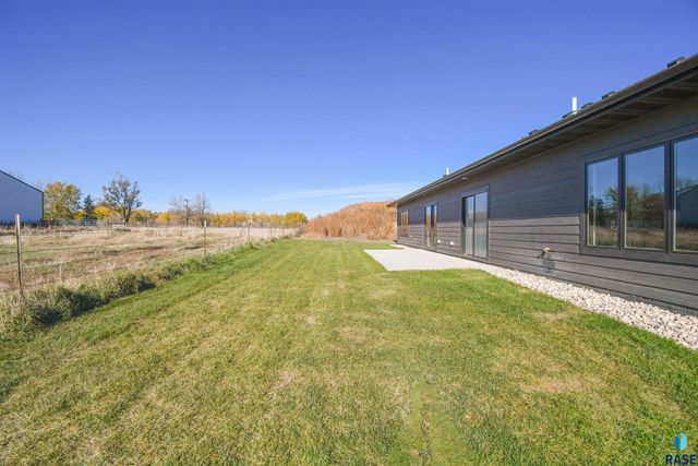 1405 N Alinia Ave Avenue, Tea, SD 57064