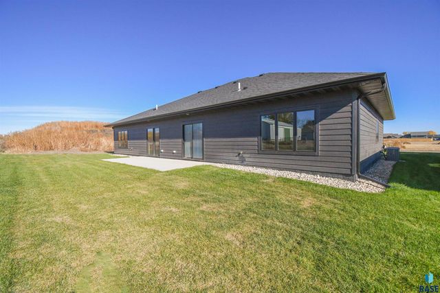 1405 N Alinia Ave Avenue, Tea, SD 57064