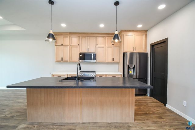 1405 N Alinia Ave Avenue, Tea, SD 57064