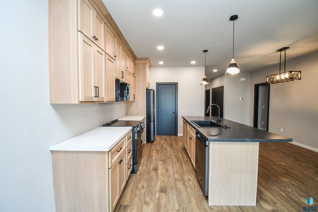 1405 N Alinia Ave Avenue, Tea, SD 57064