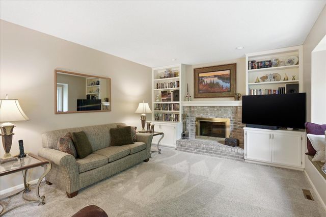 1308 Summit Oaks Drive, Burnsville, MN 55337