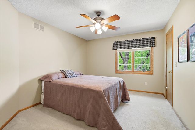 1308 Summit Oaks Drive, Burnsville, MN 55337