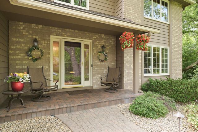 1308 Summit Oaks Drive, Burnsville, MN 55337