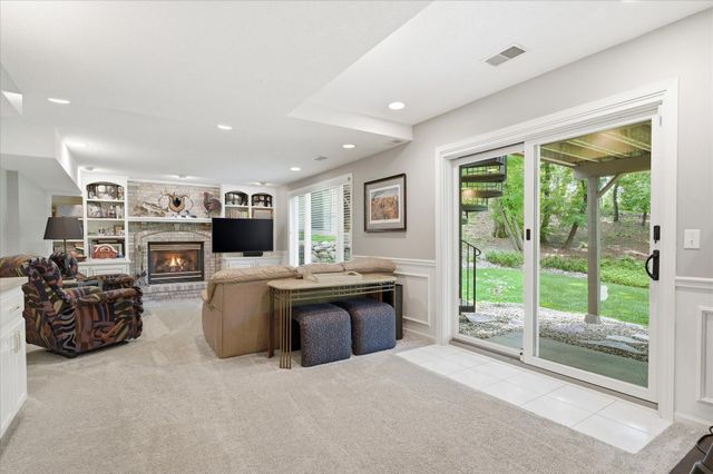1308 Summit Oaks Drive, Burnsville, MN 55337