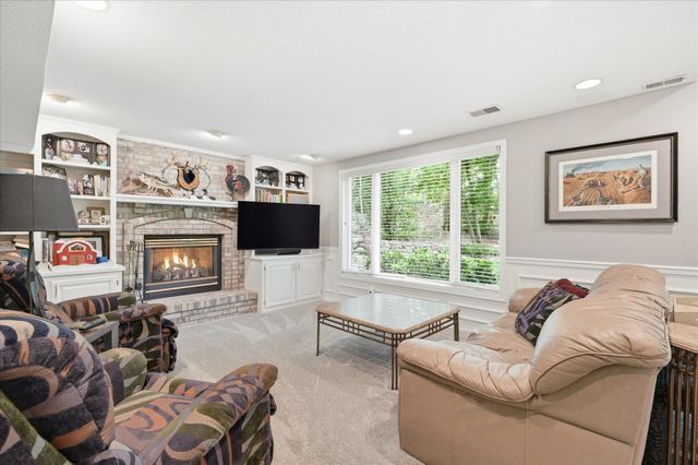 1308 Summit Oaks Drive, Burnsville, MN 55337