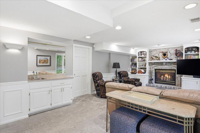 1308 Summit Oaks Drive, Burnsville, MN 55337