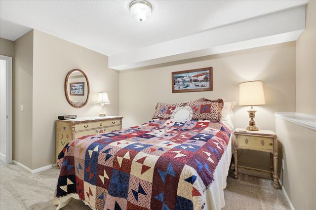 1308 Summit Oaks Drive, Burnsville, MN 55337