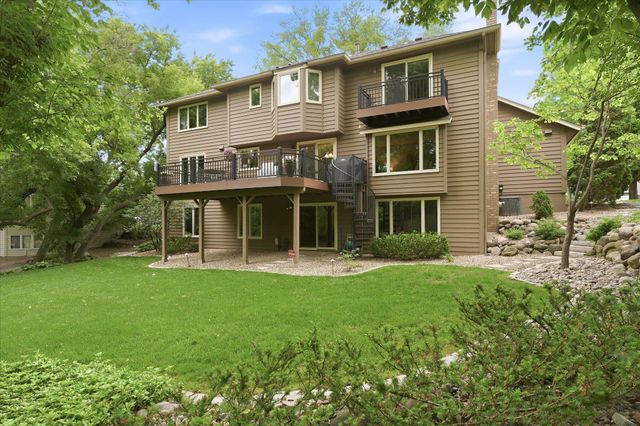 1308 Summit Oaks Drive, Burnsville, MN 55337