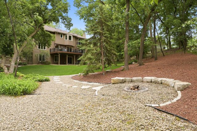 1308 Summit Oaks Drive, Burnsville, MN 55337