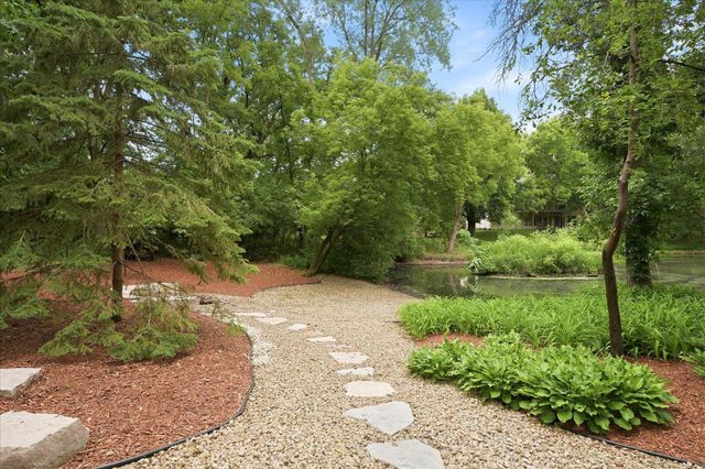 1308 Summit Oaks Drive, Burnsville, MN 55337