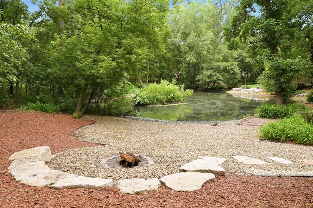 1308 Summit Oaks Drive, Burnsville, MN 55337