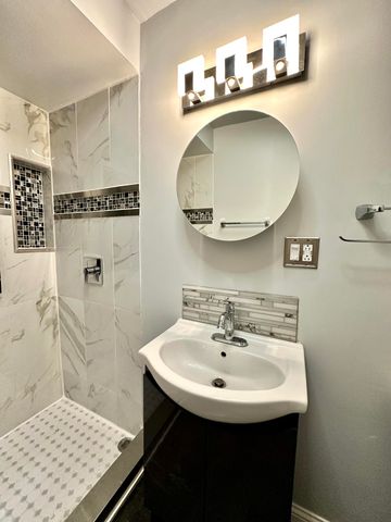 6728 Baring Avenue, Hammond, IN 46324