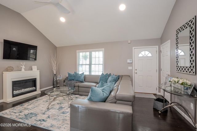 226 Pennant Avenue, Beachwood, NJ 08722