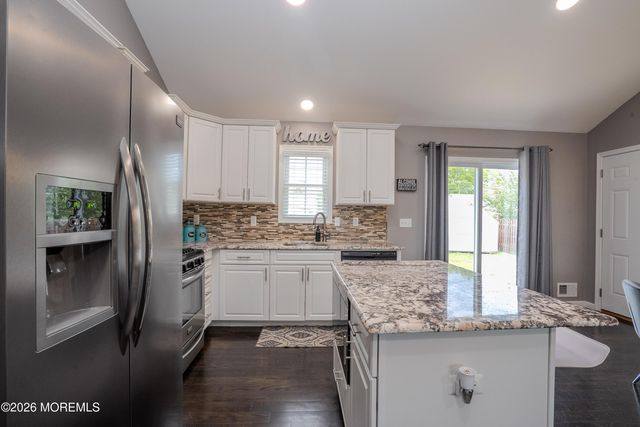 226 Pennant Avenue, Beachwood, NJ 08722
