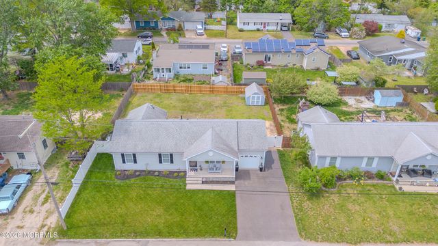 226 Pennant Avenue, Beachwood, NJ 08722