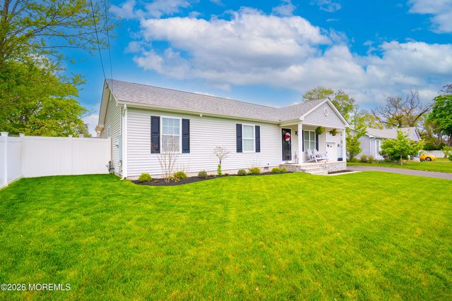 226 Pennant Avenue, Beachwood, NJ 08722