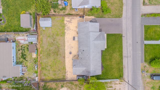 226 Pennant Avenue, Beachwood, NJ 08722