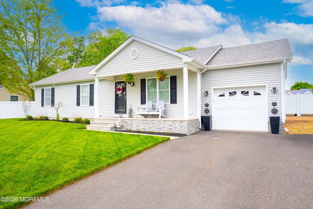 226 Pennant Avenue, Beachwood, NJ 08722