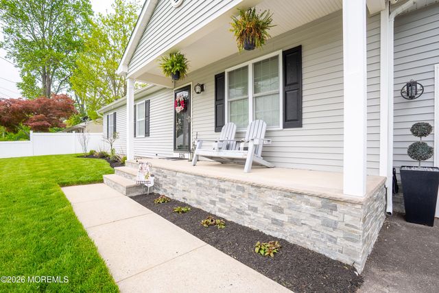226 Pennant Avenue, Beachwood, NJ 08722