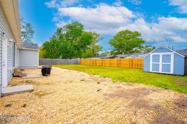 226 Pennant Avenue, Beachwood, NJ 08722