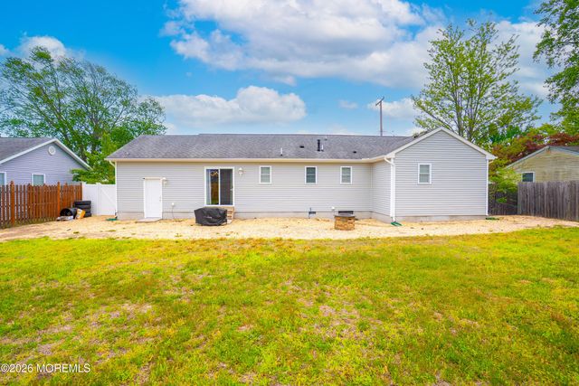 226 Pennant Avenue, Beachwood, NJ 08722