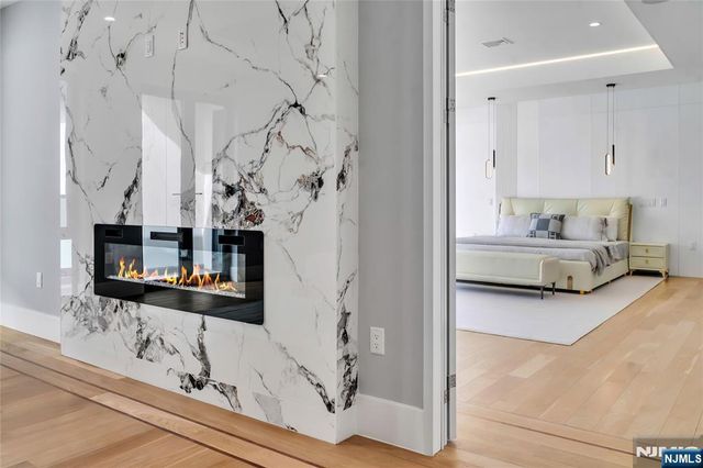 11 Roberts Road, Englewood Cliffs, NJ 07632