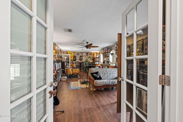 903 Oak Drive, Breaux Bridge, LA 70517