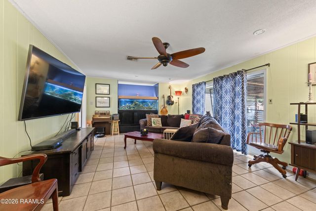 903 Oak Drive, Breaux Bridge, LA 70517