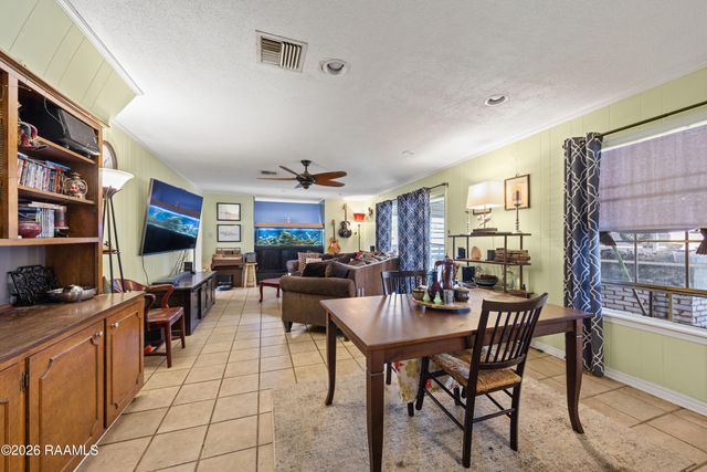 903 Oak Drive, Breaux Bridge, LA 70517