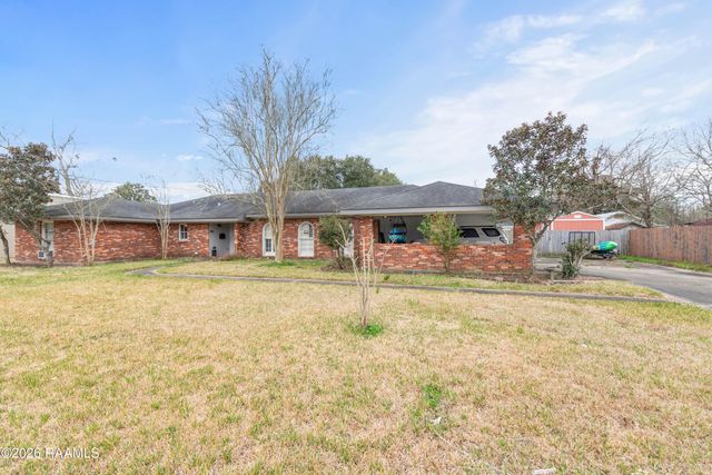 903 Oak Drive, Breaux Bridge, LA 70517