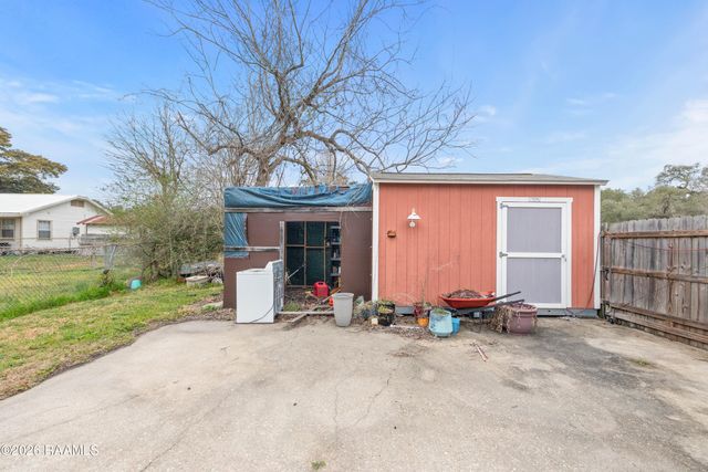 903 Oak Drive, Breaux Bridge, LA 70517