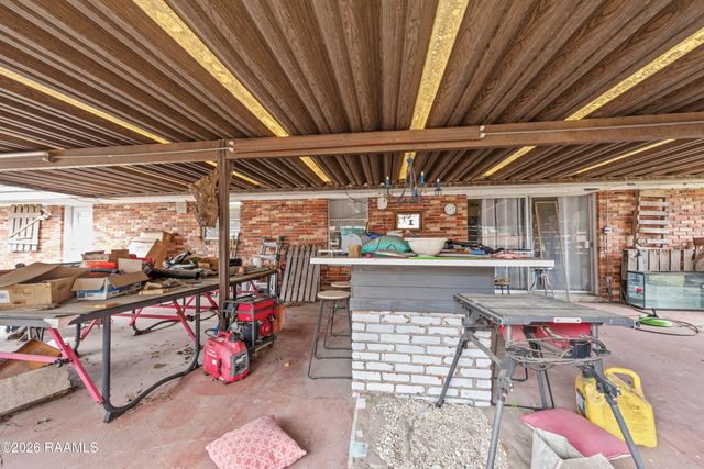 903 Oak Drive, Breaux Bridge, LA 70517