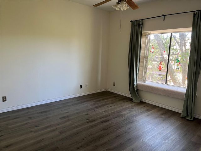 2211 S Braeswood Boulevard 23B, Houston, TX 77030