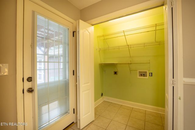 8001 Dove Wing Lane, Knoxville, TN 37938