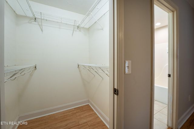 8001 Dove Wing Lane, Knoxville, TN 37938