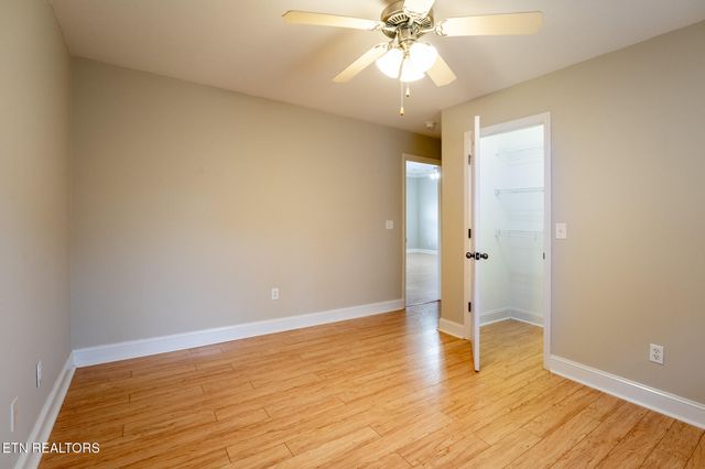 8001 Dove Wing Lane, Knoxville, TN 37938