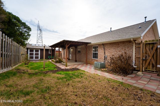 8001 Dove Wing Lane, Knoxville, TN 37938