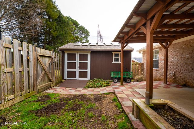 8001 Dove Wing Lane, Knoxville, TN 37938