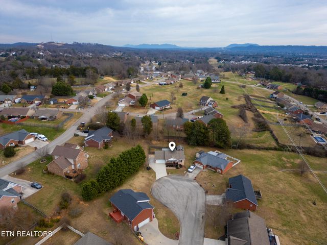 8001 Dove Wing Lane, Knoxville, TN 37938