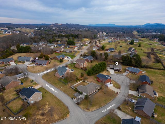 8001 Dove Wing Lane, Knoxville, TN 37938