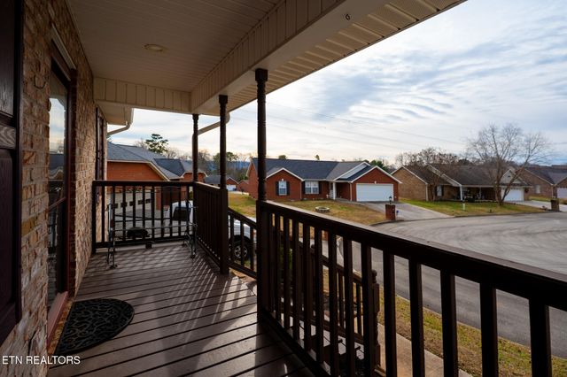 8001 Dove Wing Lane, Knoxville, TN 37938